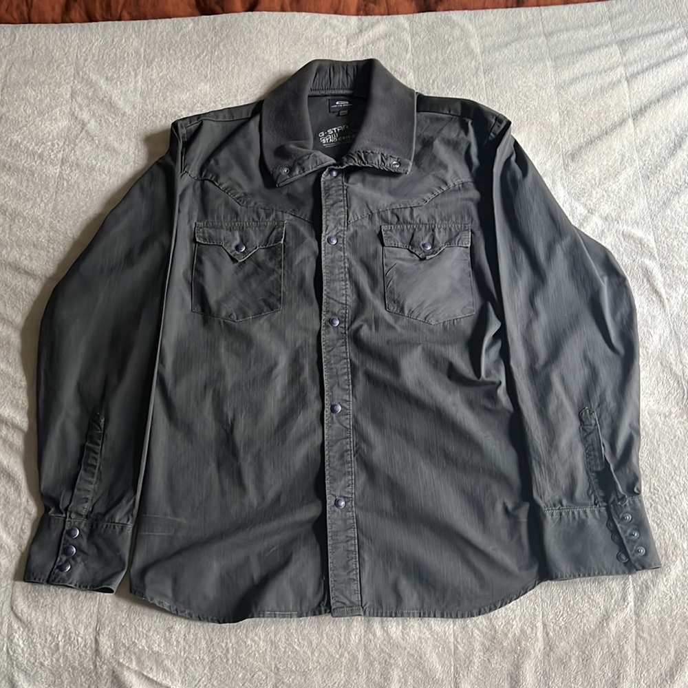 Men’s G-Star Button Up Long Sleeve Dress Shirt.